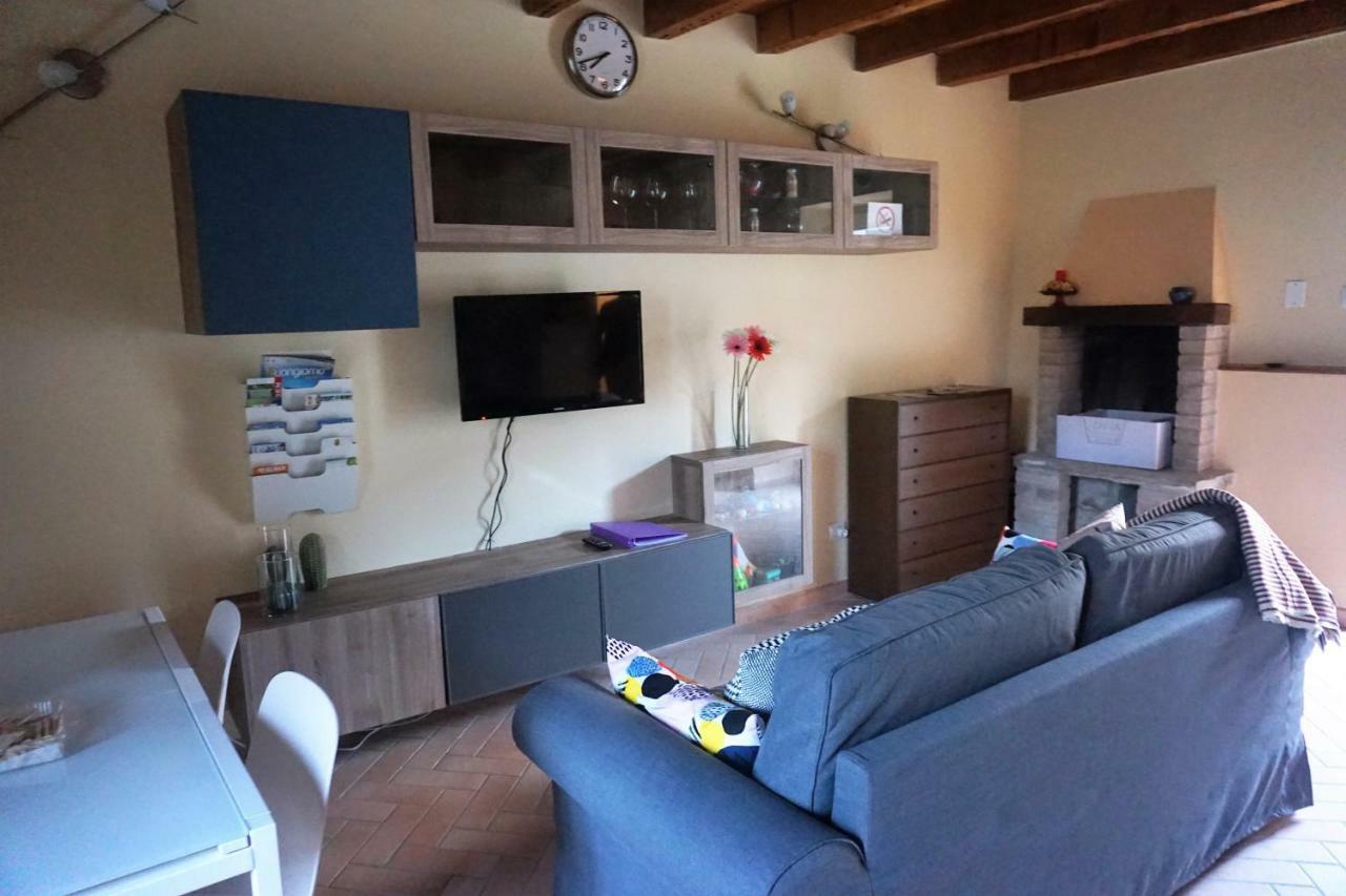 La Casa Di Edone Apartment Монцамбано Екстериор снимка